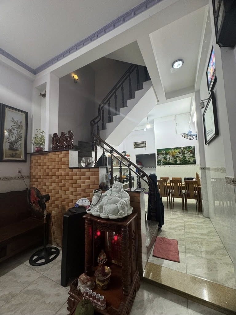Bán nhà gần Vòng Xoay An Lạc